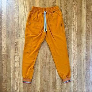 Mediclo Catalina Jogger Scrub Pants in Sunflower